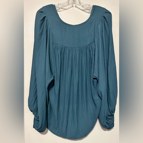 Free People Cowling Around long sleeve blouse jade size M - Picture 2 of 7